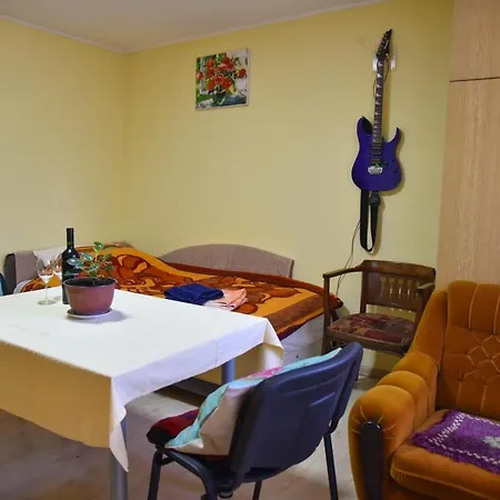 Sobe Masa Country house *